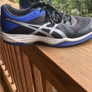 ASICS volleyball/court shoe